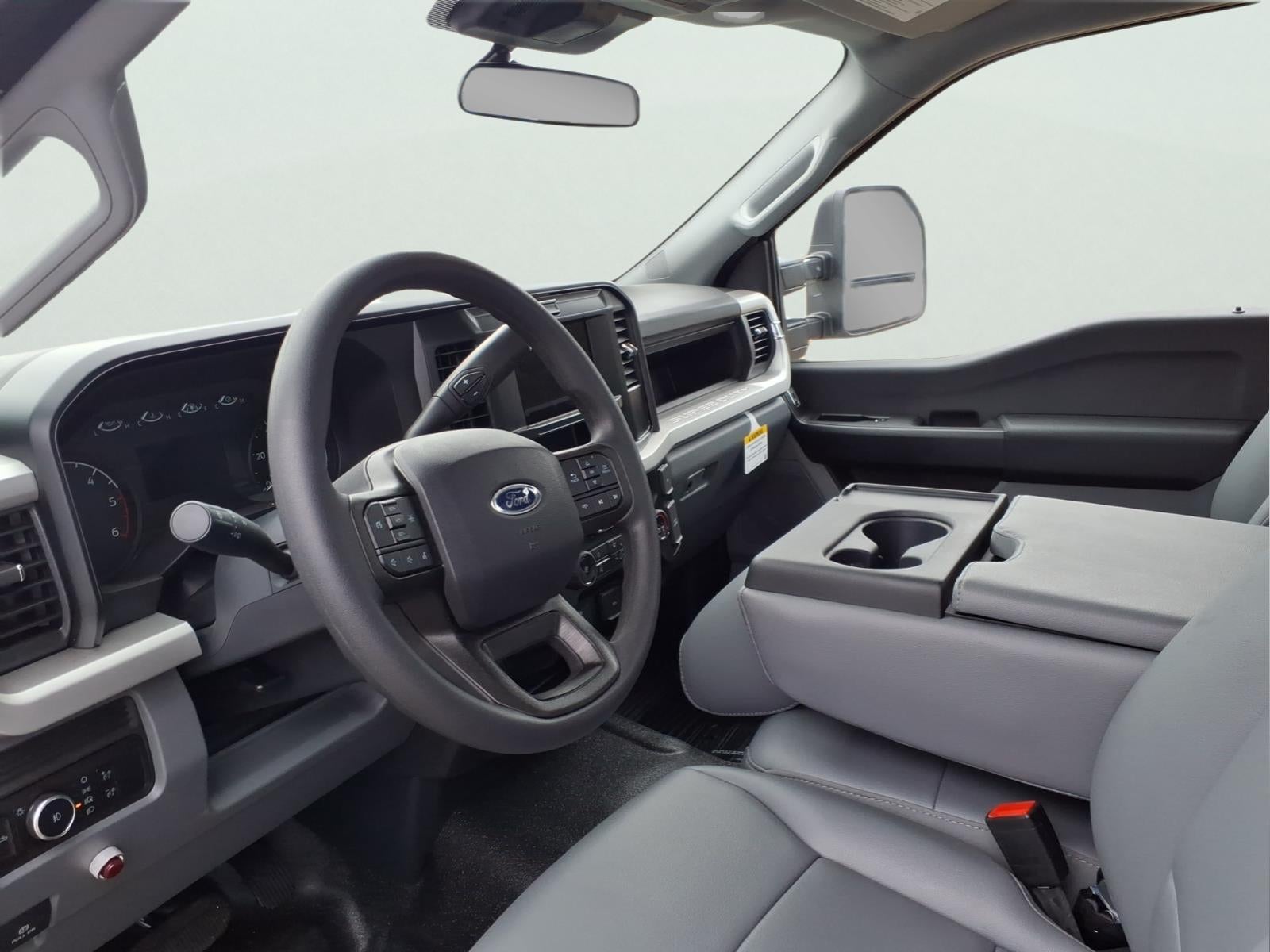 2025 Ford F-350 Super Duty XL